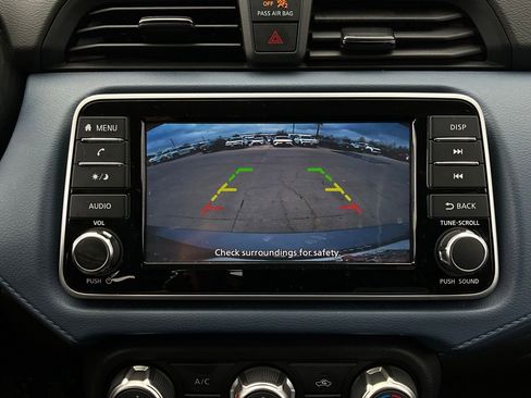 Used 2025 Nissan Versa SV image 27