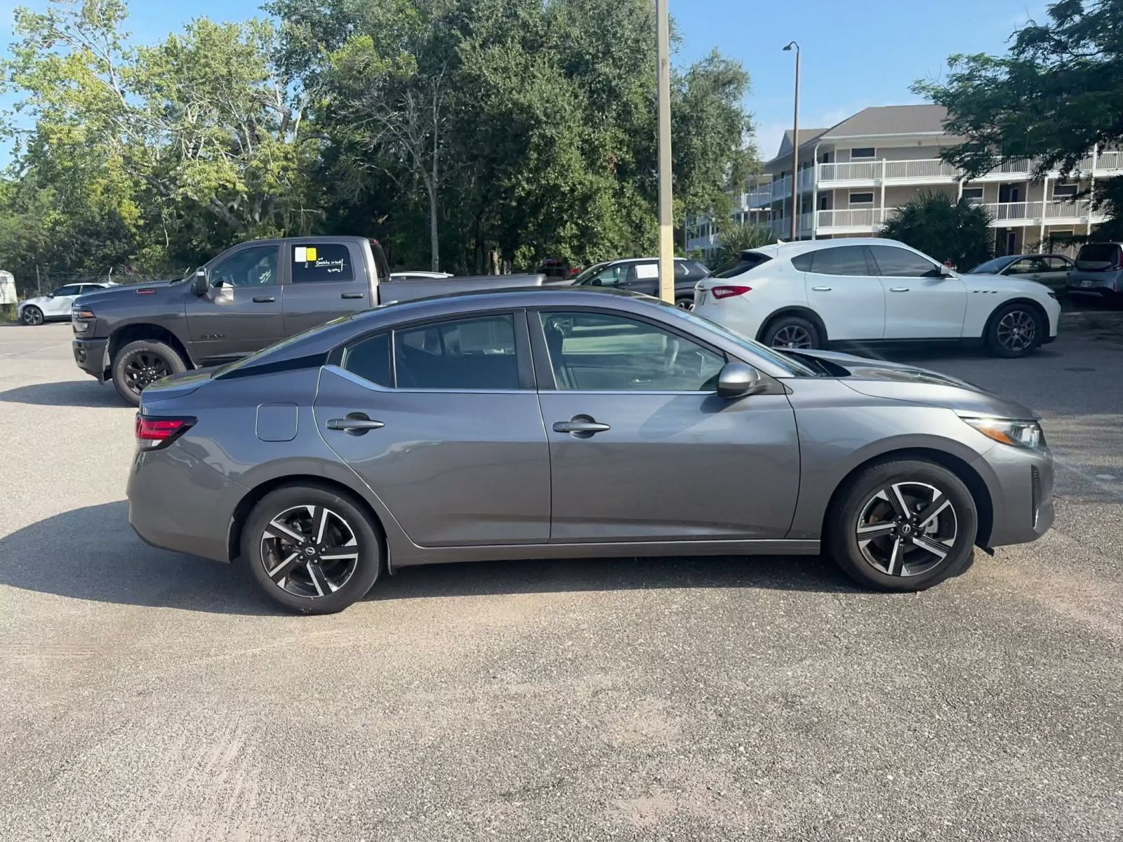 Used 2025 Nissan Sentra SV FWD image 15