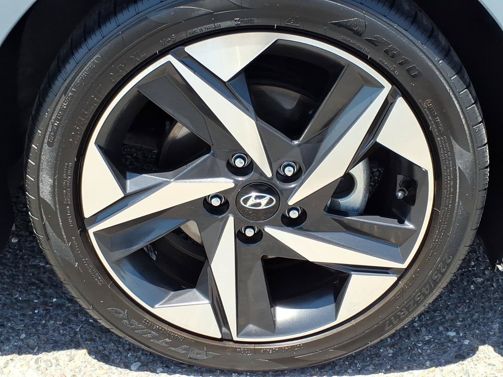 Used 2023 Hyundai Elantra SEL w/ Convenience Package FWD image 9