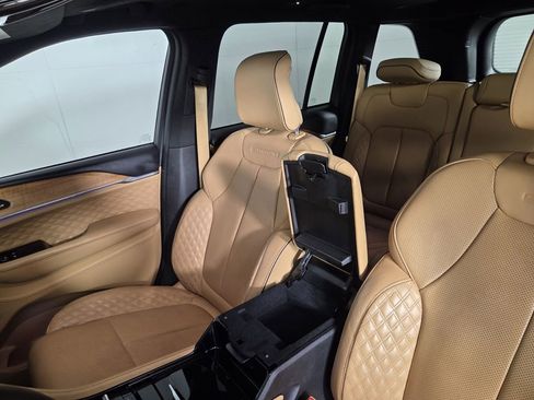 Certified 2024 Jeep Grand Cherokee Summit AWD/4WD image 23