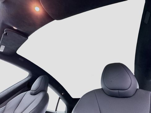 Used 2022 Tesla Model S Base image 14