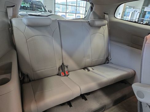Used 2014 Buick Enclave Leather FWD image 16