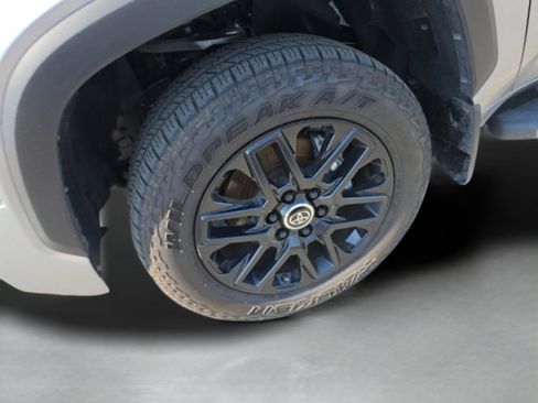 Used 2024 Toyota Tundra Limited AWD/4WD image 12