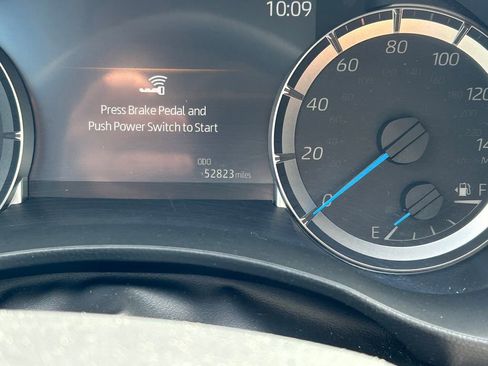 Used 2023 Toyota Highlander LE image 37