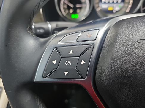 Used 2014 Mercedes-Benz E 350 Sedan image 18
