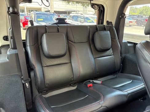 Used 2018 Jeep Wrangler Rubicon AWD/4WD image 29