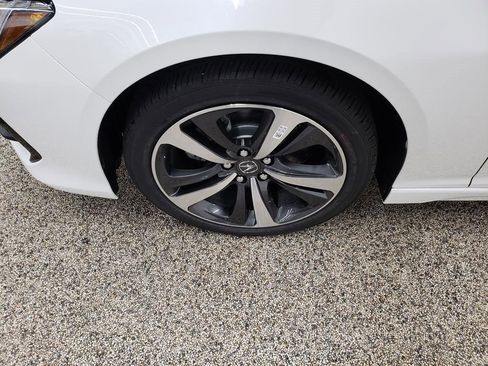 Certified 2025 Acura TLX w/ Technology Package image 12