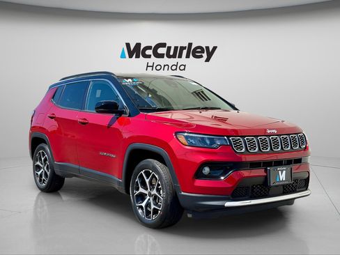 Used 2025 Jeep Compass Limited AWD/4WD image 1