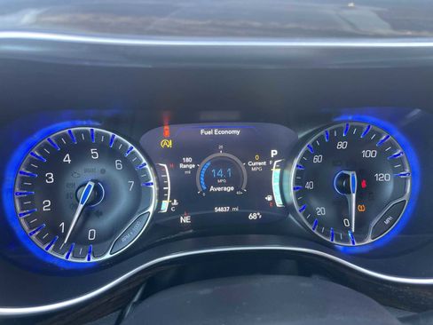 Used 2022 Chrysler Pacifica Limited image 10