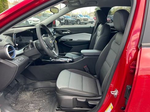 New 2026 Chevrolet Trax LT w/ Driver Confidence Package FWD image 3