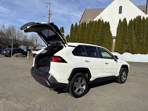 Used 2019 Toyota RAV4 Limited image 9