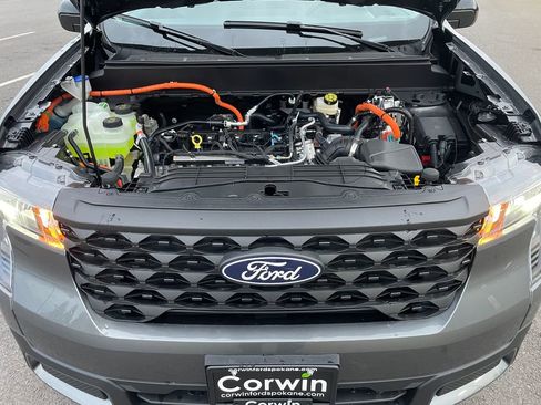 New 2026 Ford Maverick XLT w/ XLT Luxury Package image 32