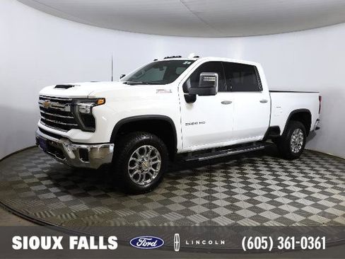 Used 2025 Chevrolet Silverado 3500 LTZ w/ LTZ Plus Package image 1