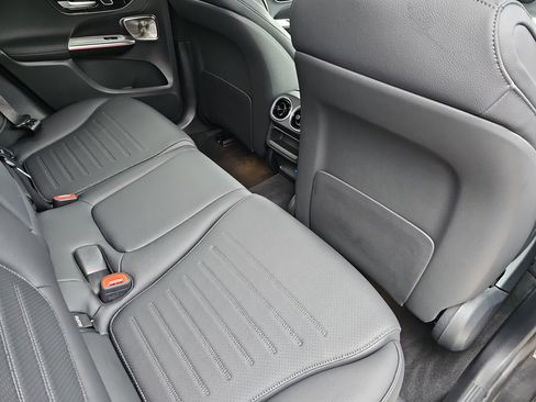 Certified 2025 Mercedes-Benz GLC 300 4MATIC image 12