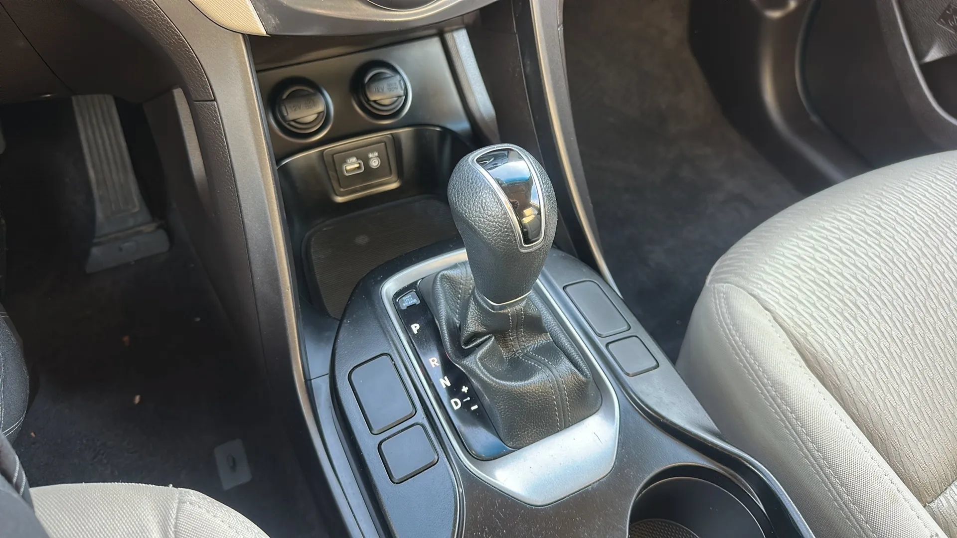 Used 2019 Hyundai Santa Fe XL SE AWD/4WD image 16