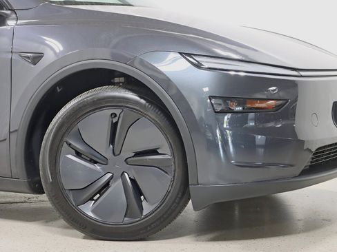 Used 2026 Tesla Model Y Long Range AWD/4WD image 5