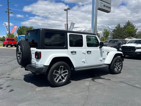 Used 2024 Jeep Wrangler Unlimited AWD/4WD image 10