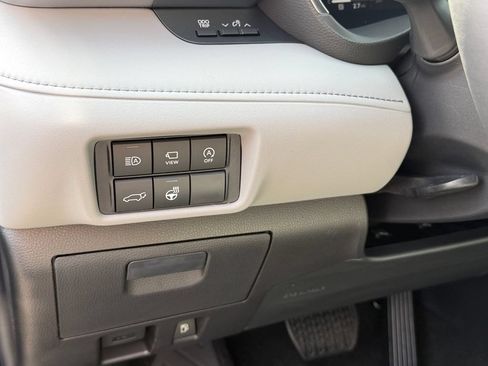 New 2026 Toyota Highlander Platinum AWD/4WD image 40