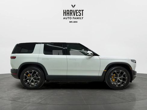 Used 2027 Rivian R2 Performance AWD/4WD image 8