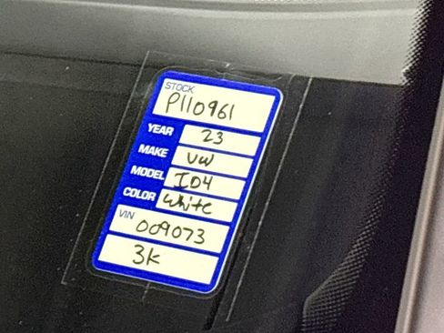 Certified 2024 Volkswagen ID.4 2WD image 26