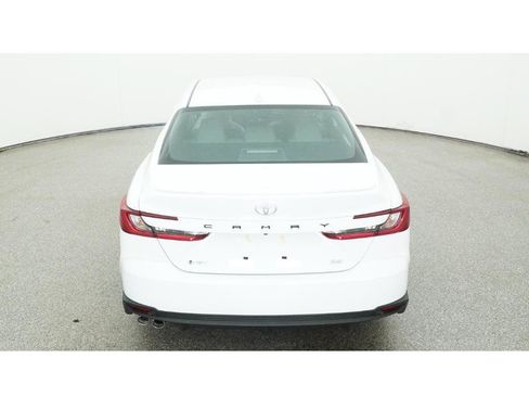 Used 2026 Toyota Camry SE FWD image 7