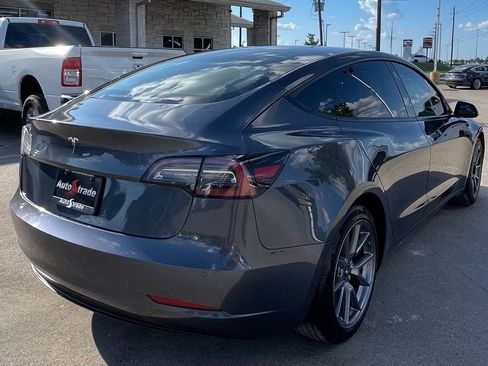 Used 2021 Tesla Model 3 Standard Range RWD image 4