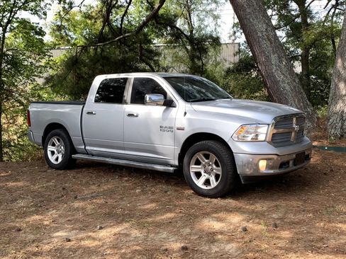 Used 2018 RAM 1500 Lone Star AWD/4WD image 1