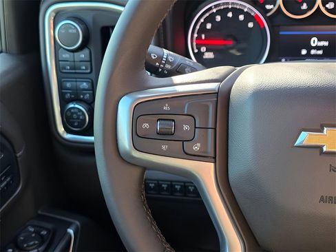 Used 2022 Chevrolet Silverado 2500 LTZ image 23