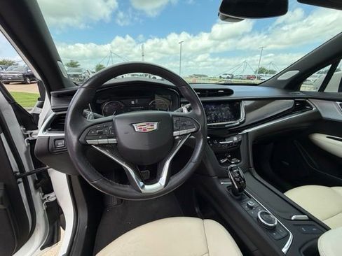 Used 2023 Cadillac XT6 Sport AWD/4WD image 16