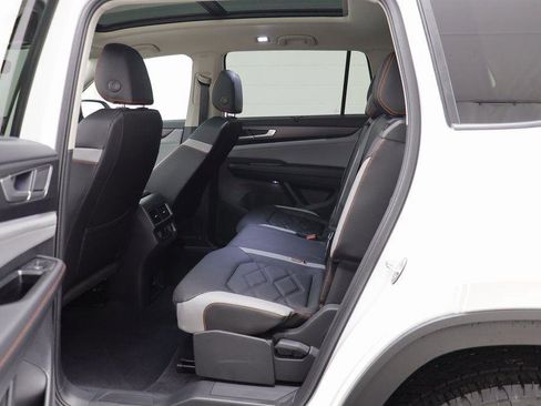 New 2026 Volkswagen Atlas Peak Edition image 12