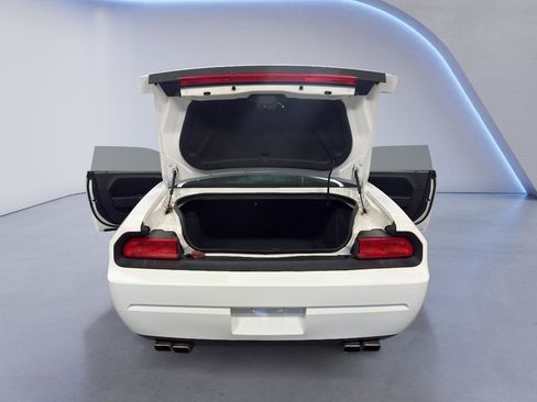 Used 2010 Dodge Challenger R/T RWD image 12