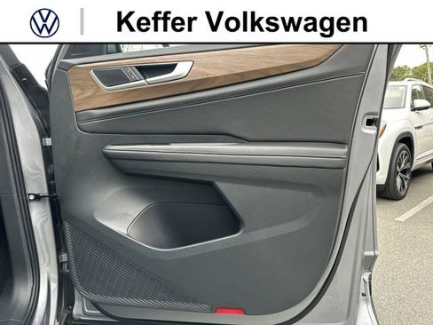 New 2026 Volkswagen Atlas SE FWD image 32