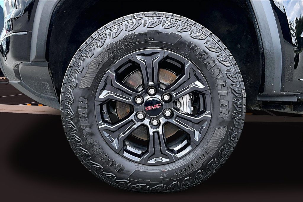 Used 2025 GMC Canyon Elevation w/ Convenience Package AWD/4WD image 39