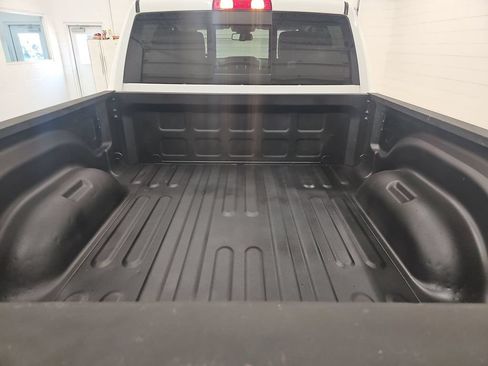 Used 2024 RAM 2500 Laramie AWD/4WD image 18