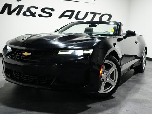 Used 2020 Chevrolet Camaro LT image 2