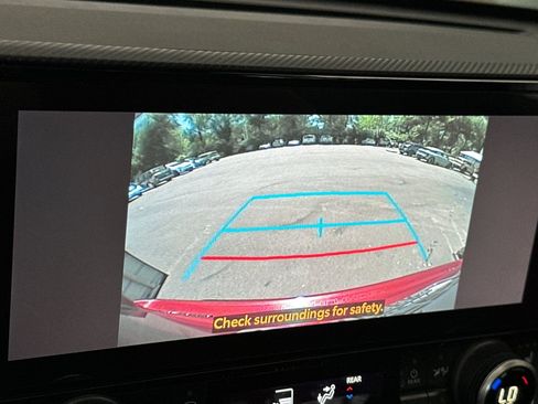 Used 2024 Toyota Highlander XSE AWD/4WD image 23