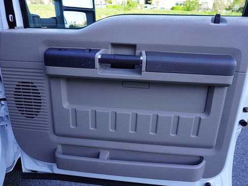 Used 2010 Ford F350 XL image 15