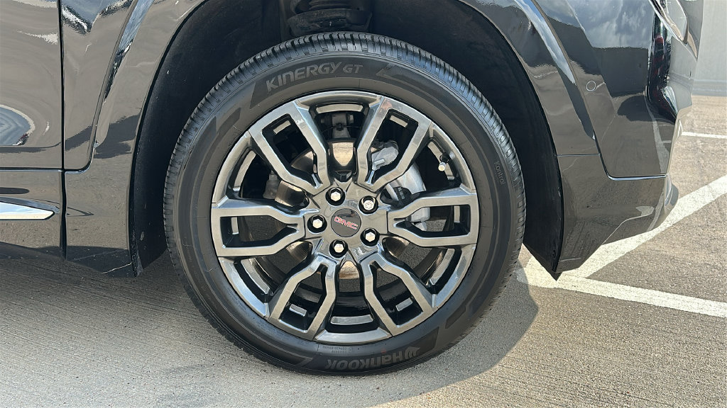 Used 2024 GMC Terrain Denali w/ Black Diamond Edition AWD/4WD image 17