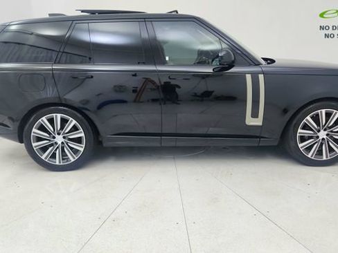 Used 2024 Land Rover Range Rover Autobiography AWD/4WD image 6