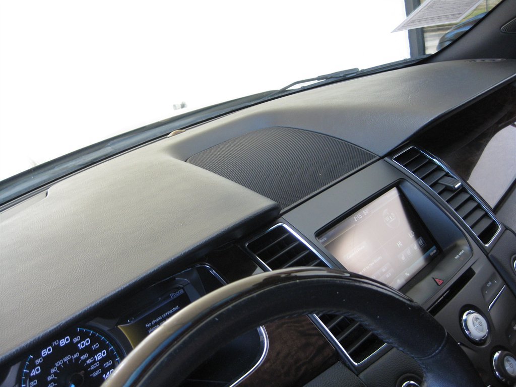 Used 2015 Ford Taurus Limited FWD image 19