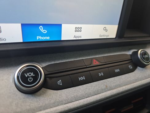 Used 2023 Ford Maverick XLT FWD image 15