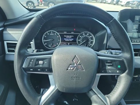 Used 2024 Mitsubishi Outlander SE AWD/4WD image 25
