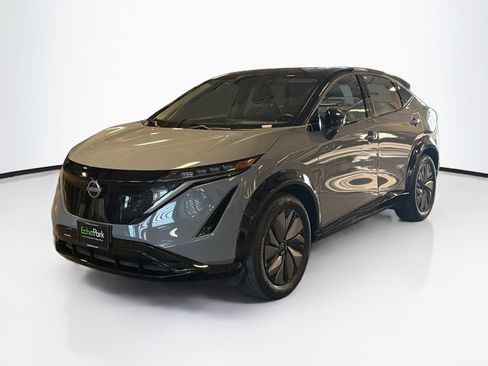 Used 2024 Nissan Ariya AWD image 3