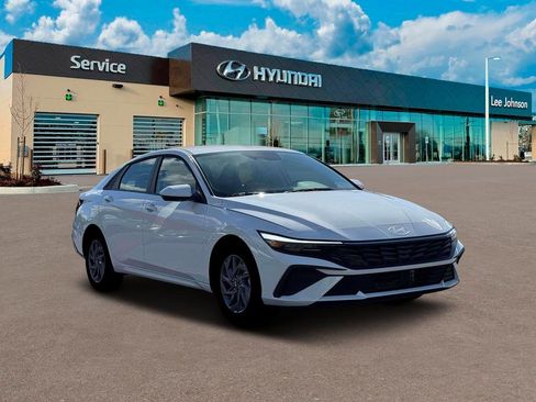 New 2026 Hyundai Elantra Blue image 11