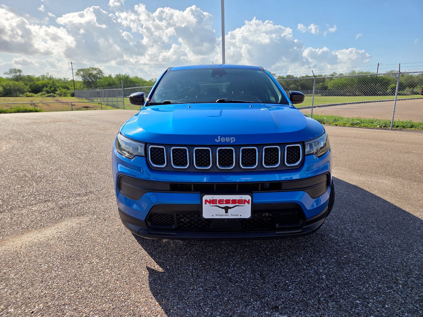Used 2023 Jeep Compass Sport AWD/4WD image 2