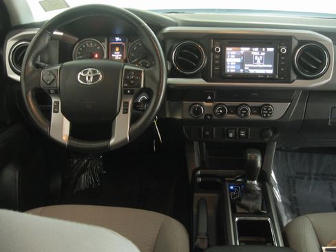 Used 2019 Toyota Tacoma SR5 image 2