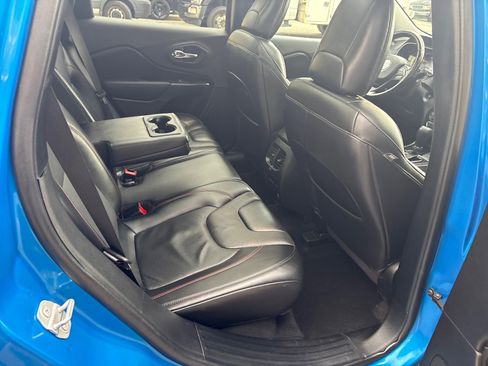 Used 2020 Jeep Cherokee Trailhawk image 48