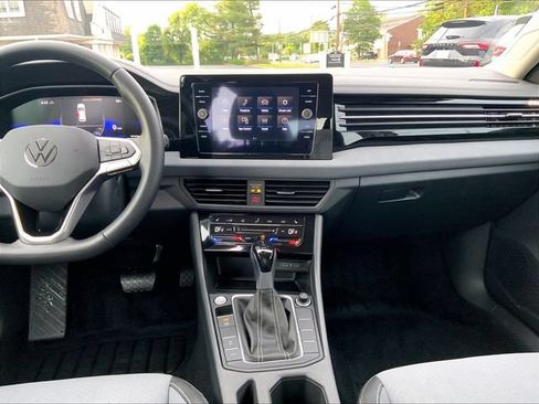 Certified 2025 Volkswagen Jetta SE FWD image 15