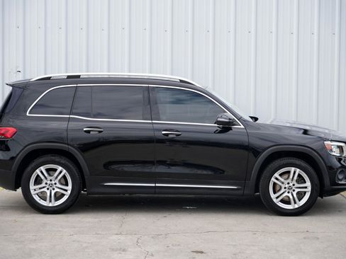 Used 2022 Mercedes-Benz GLB 250 w/ Premium Package image 53