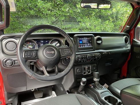 Used 2021 Jeep Gladiator Sport AWD/4WD image 33